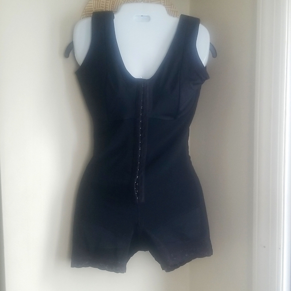 NWOT SHAPEWEAR MID THIGH BODY SUIT - Picture 1 of 15